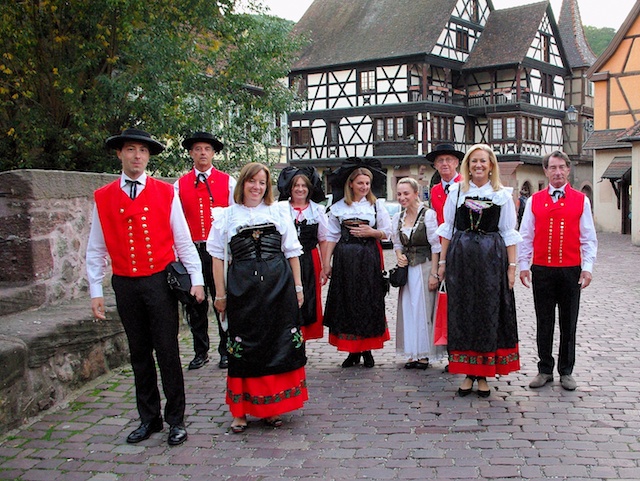 traditional belgian clothing men